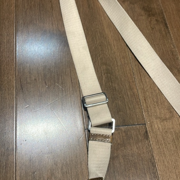 Michael Kors leather crossbody - Picture 6 of 7